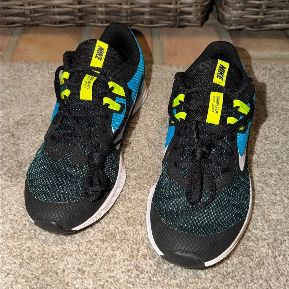 Nike Downshifter Kids Sneakers Black Blue Yellow Size 4.5 - Picture 2 of 7